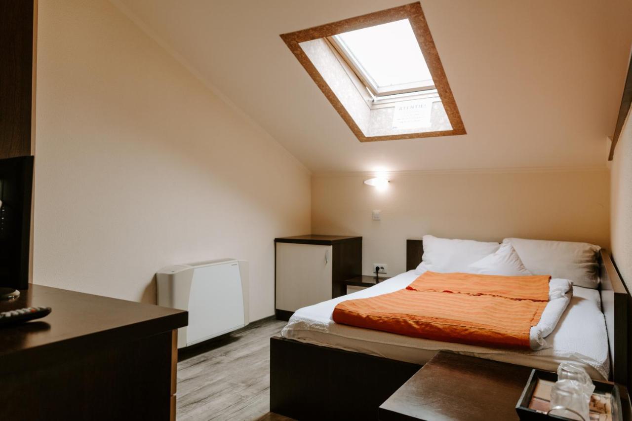 Casa Maria Magdalena Hotel Lipova Екстериор снимка